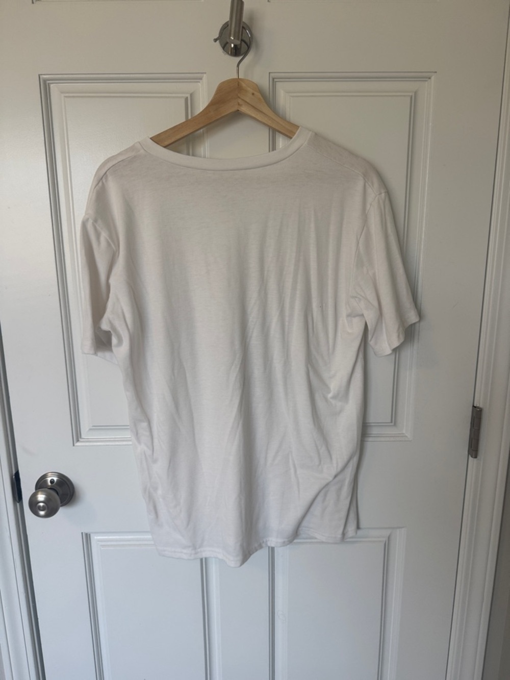 Red Wine & Blue Graphic V-Neck Tee - White - Picture 2 of 6